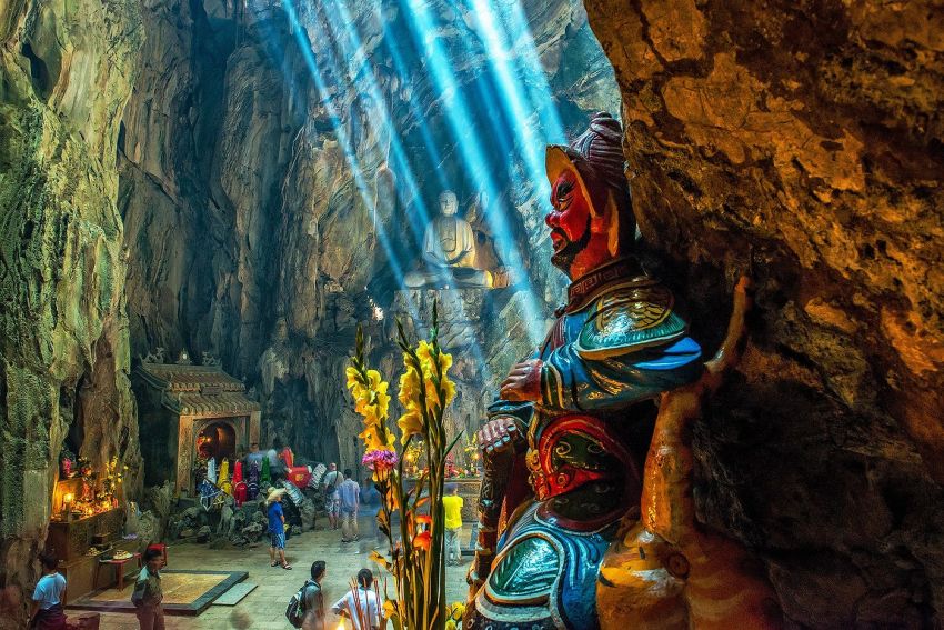 Huyen Khong Cave